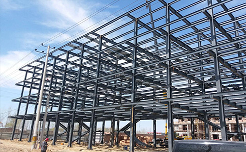 雄关区甘肃钢结构厂房屋面选材指南：确保性能与经济性的完美结合